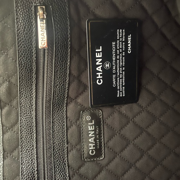 🌟CHANEL! COCO red logo tote. removable pouch. - Picture 7 of 11